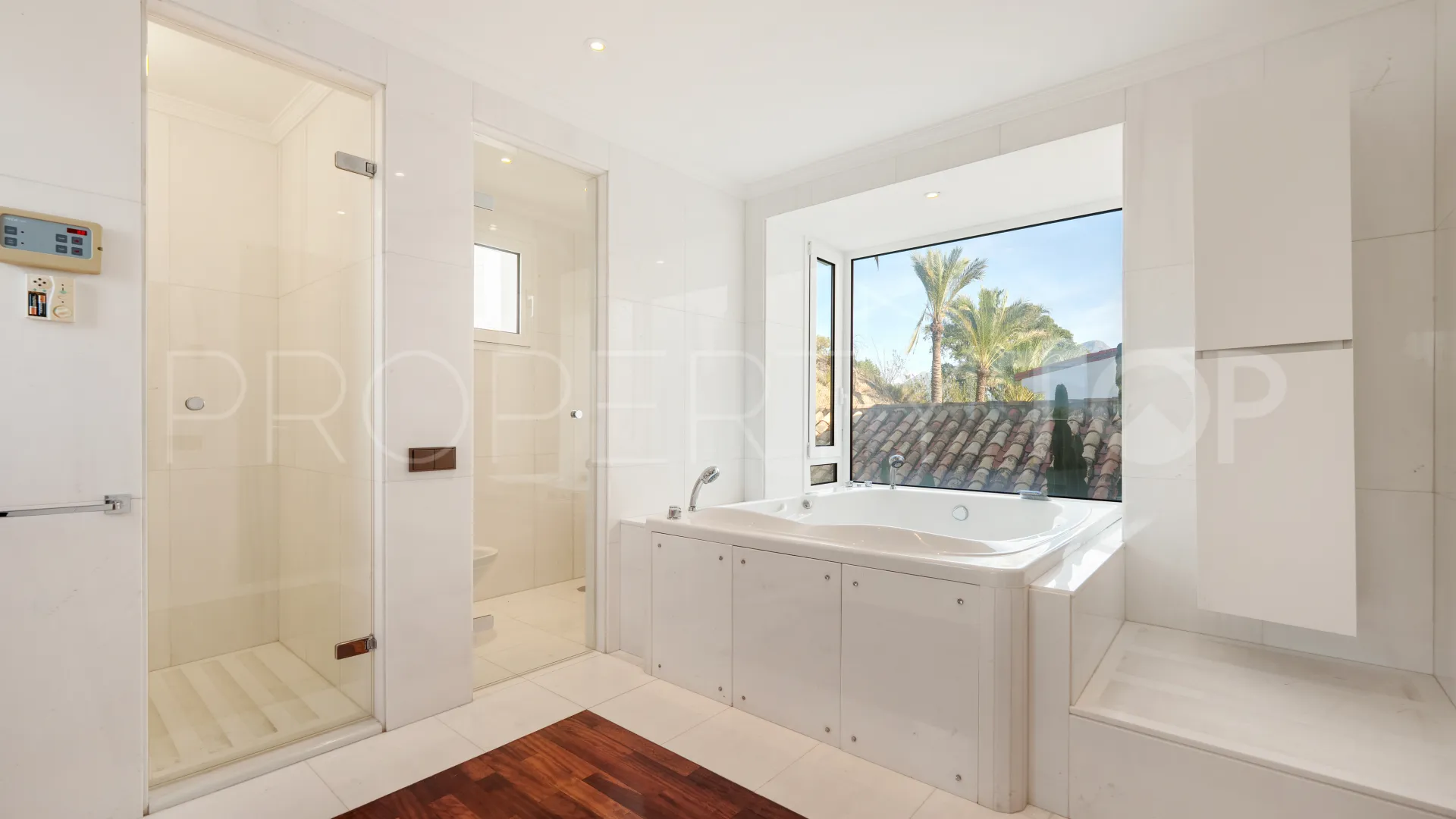 For sale villa with 9 bedrooms in Benahavis