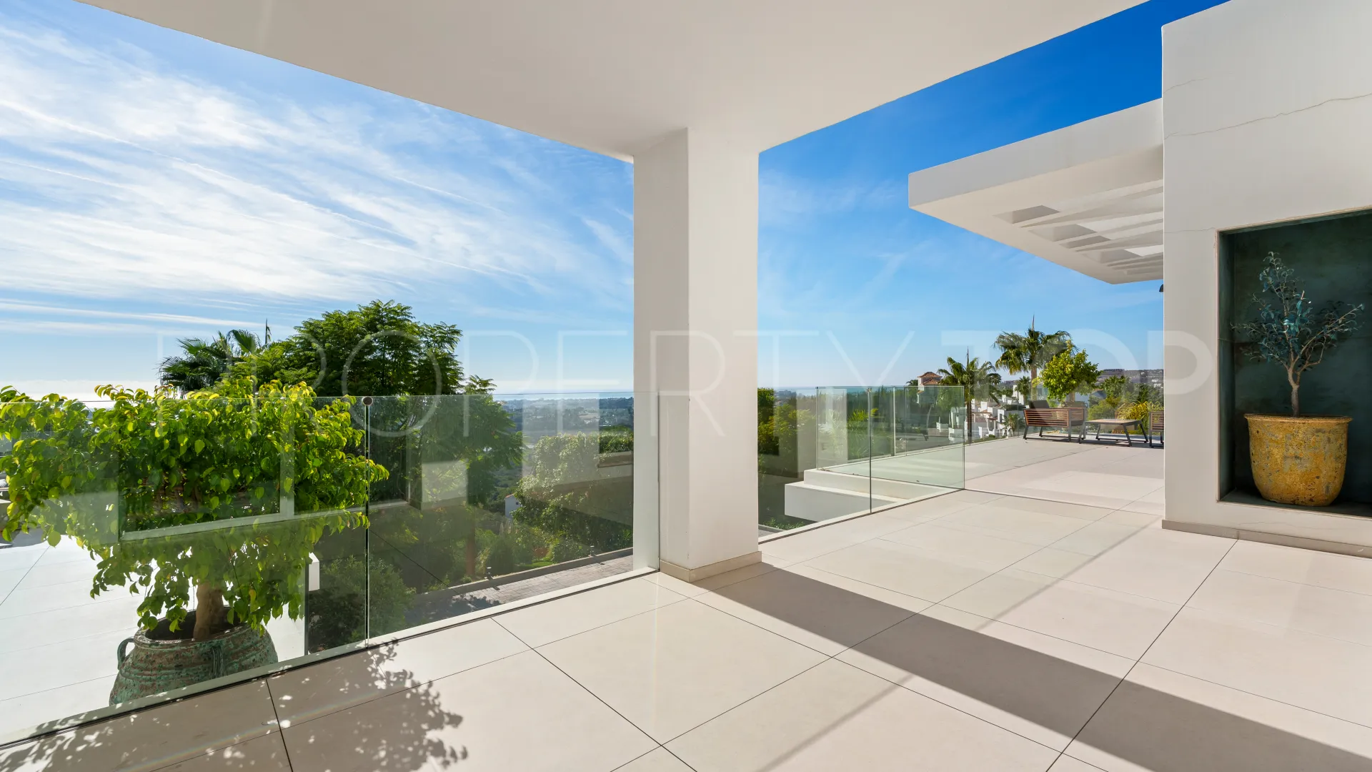For sale villa with 9 bedrooms in Benahavis