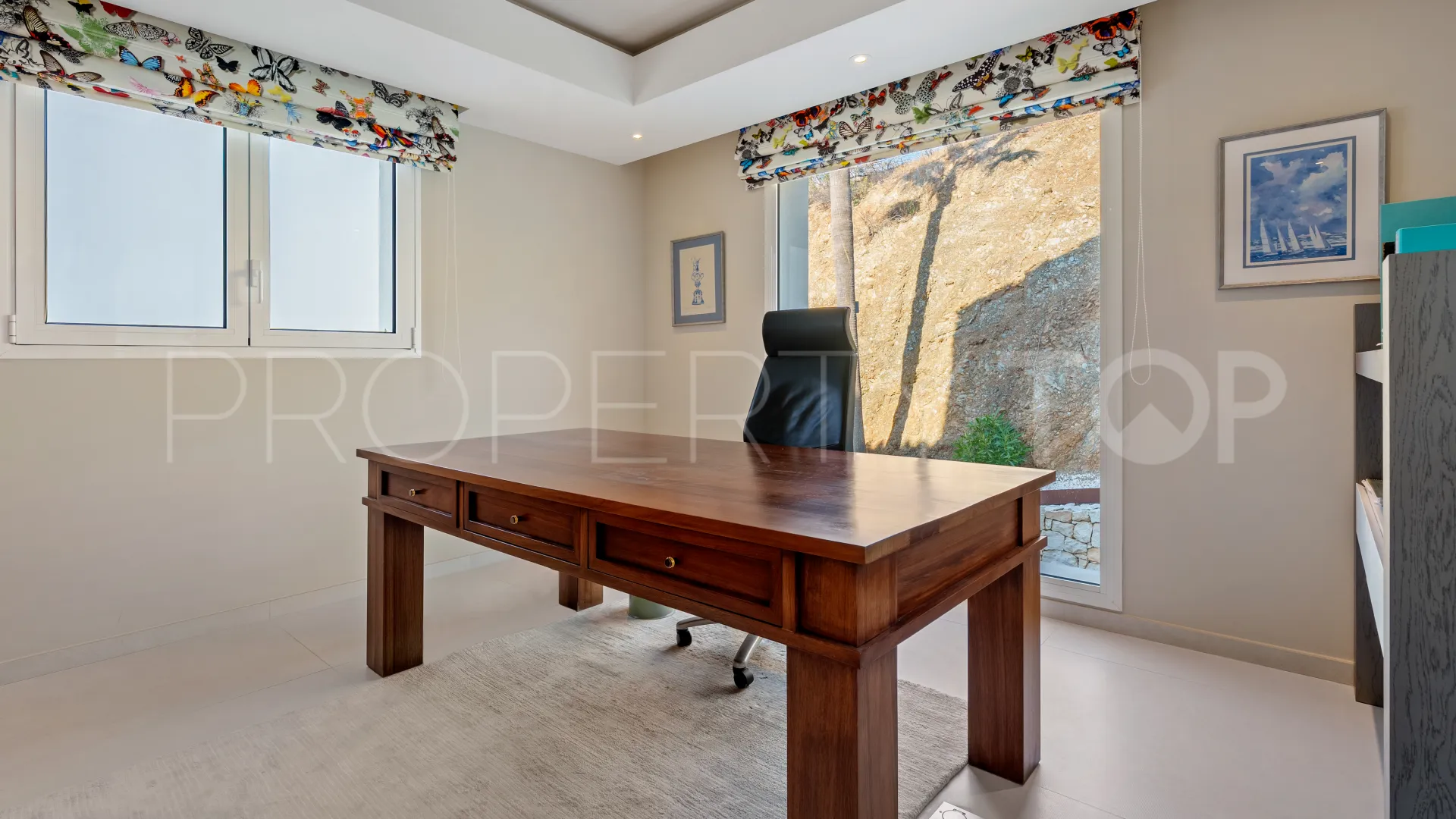 For sale villa with 9 bedrooms in Benahavis