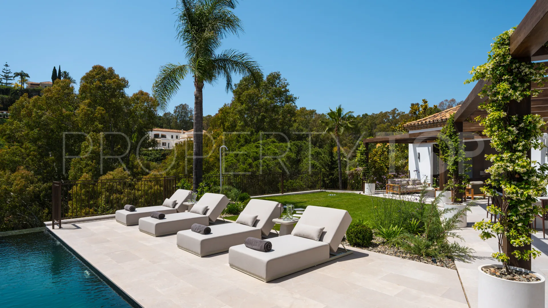 Benahavis 6 bedrooms villa for sale