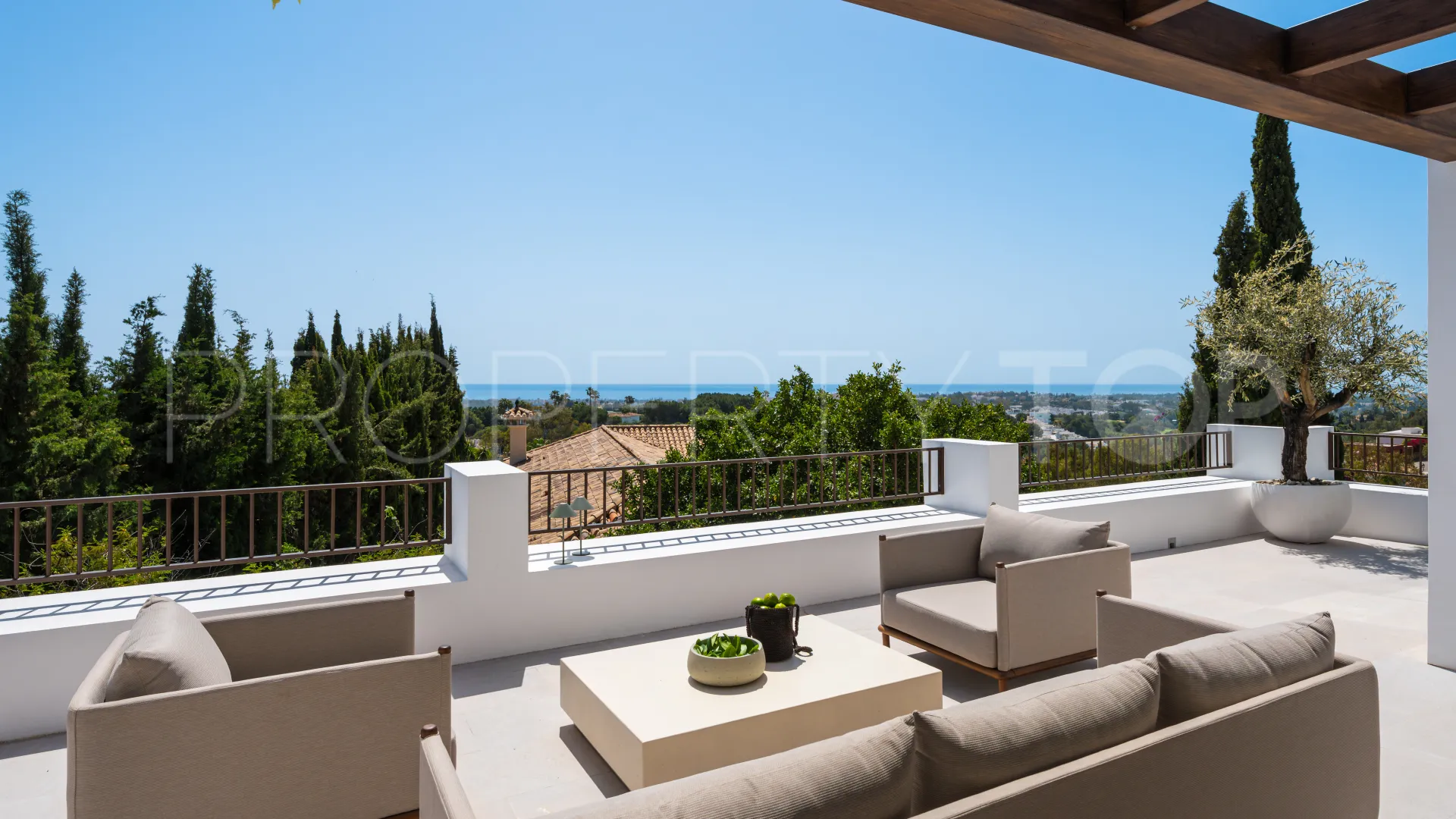Benahavis 6 bedrooms villa for sale