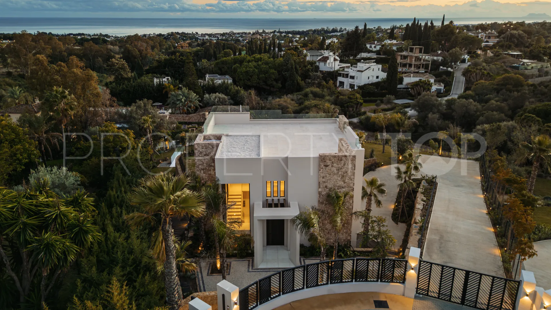 5 bedrooms Marbella City villa for sale