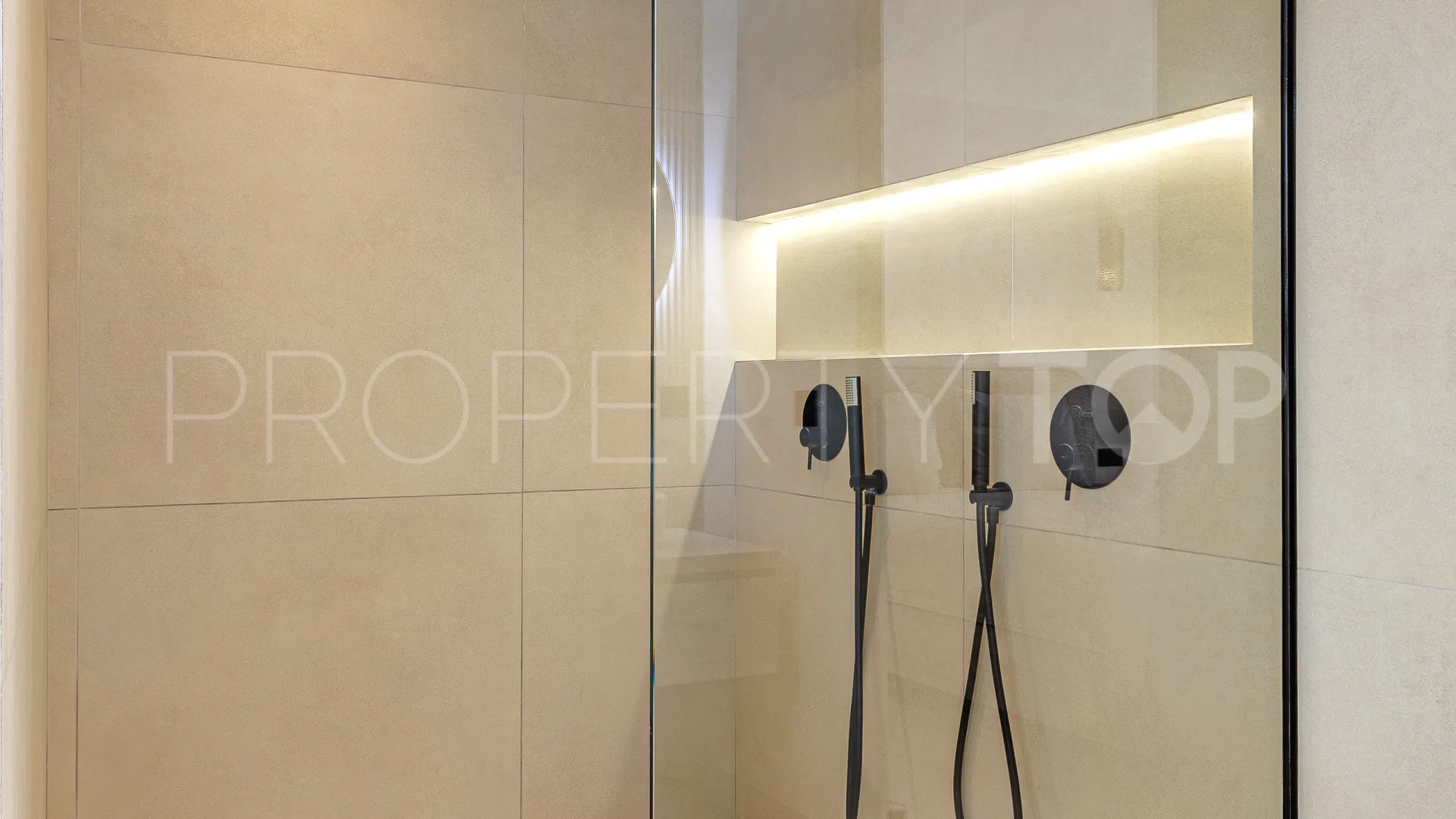 3 bedrooms apartment in Casco antiguo for sale