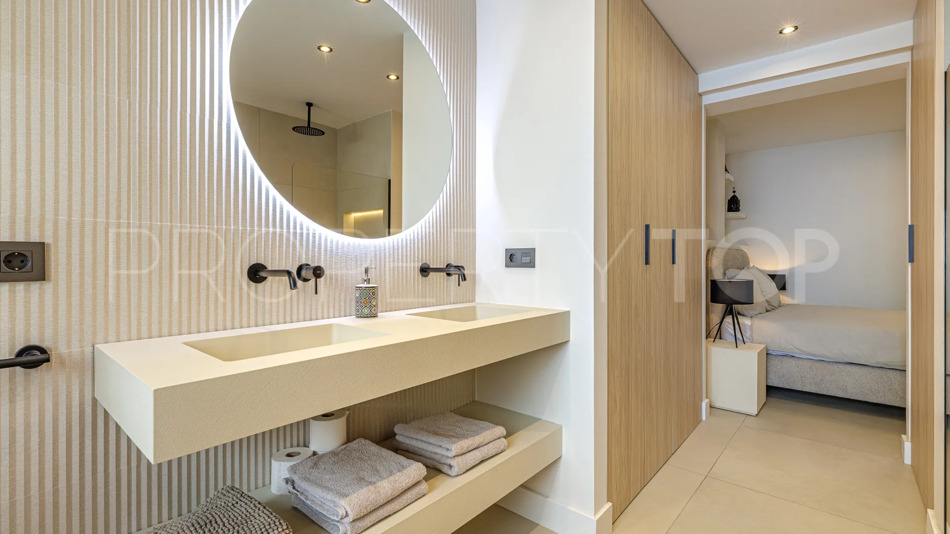3 bedrooms apartment in Casco antiguo for sale
