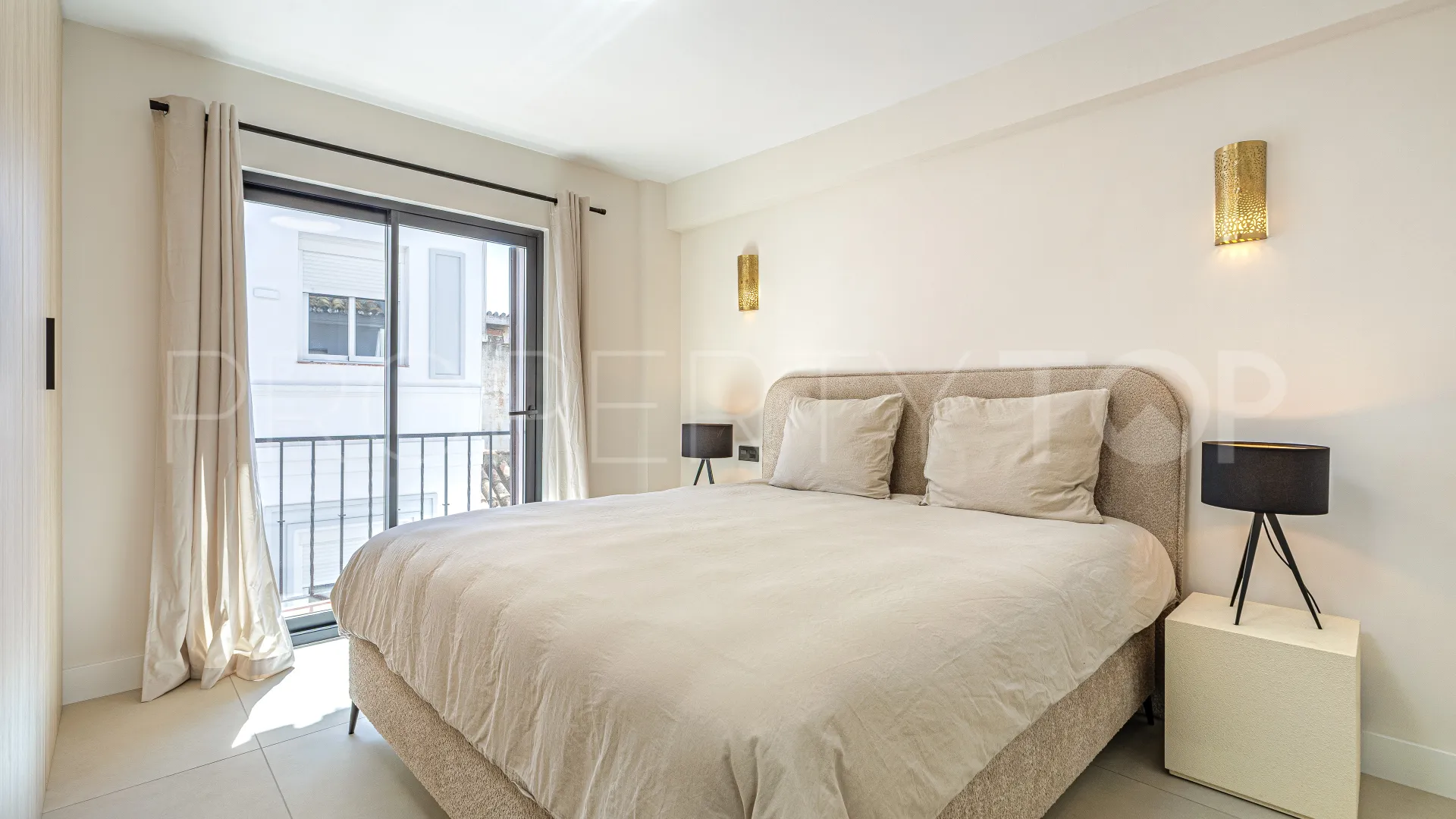 3 bedrooms apartment in Casco antiguo for sale
