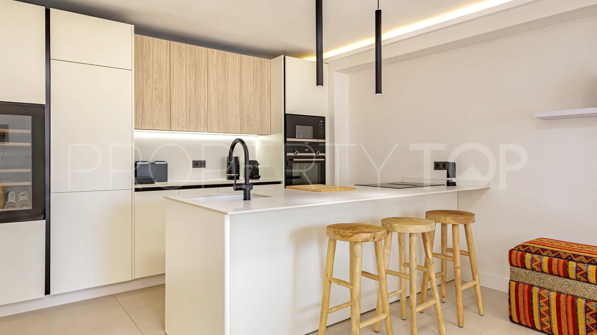 3 bedrooms apartment in Casco antiguo for sale