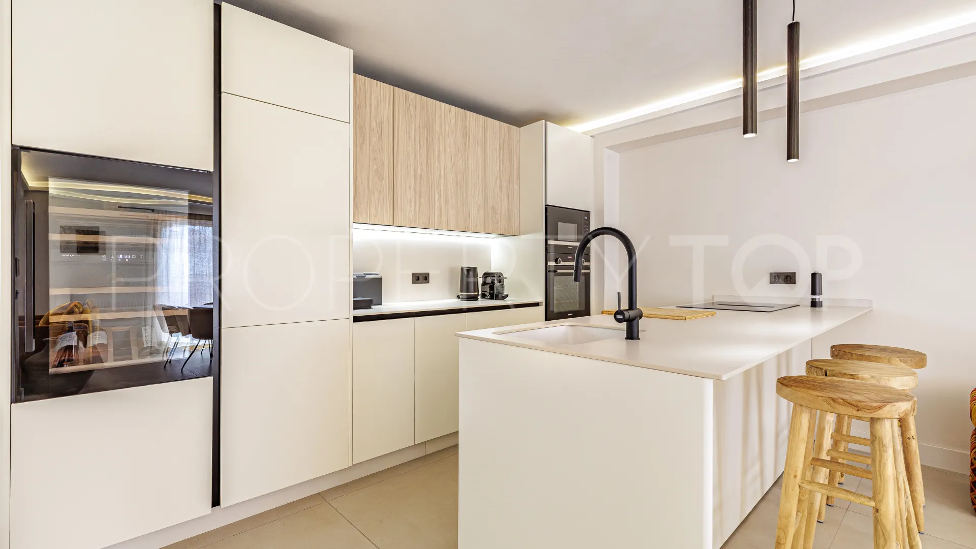 3 bedrooms apartment in Casco antiguo for sale