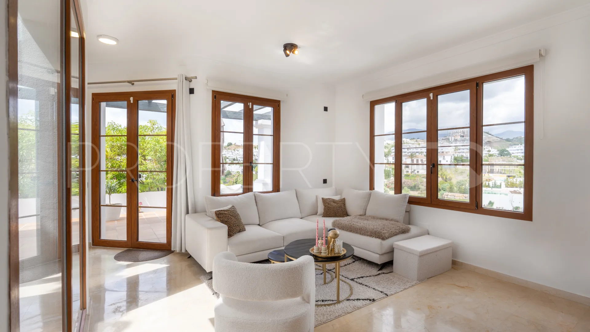 4 bedrooms villa for sale in Estepona