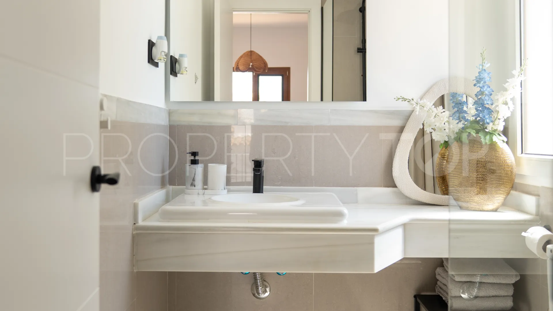 4 bedrooms villa for sale in Estepona