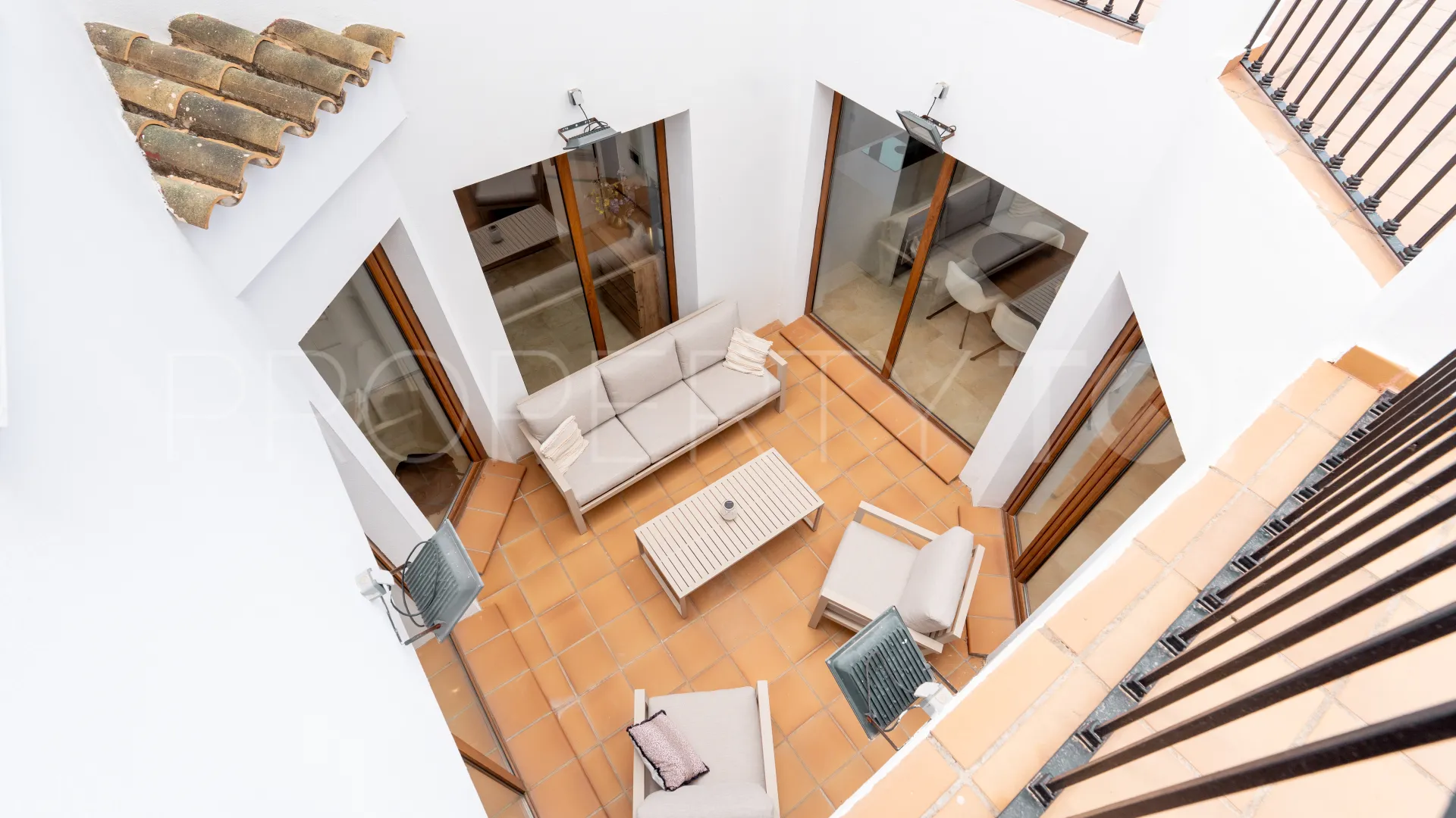 4 bedrooms villa for sale in Estepona