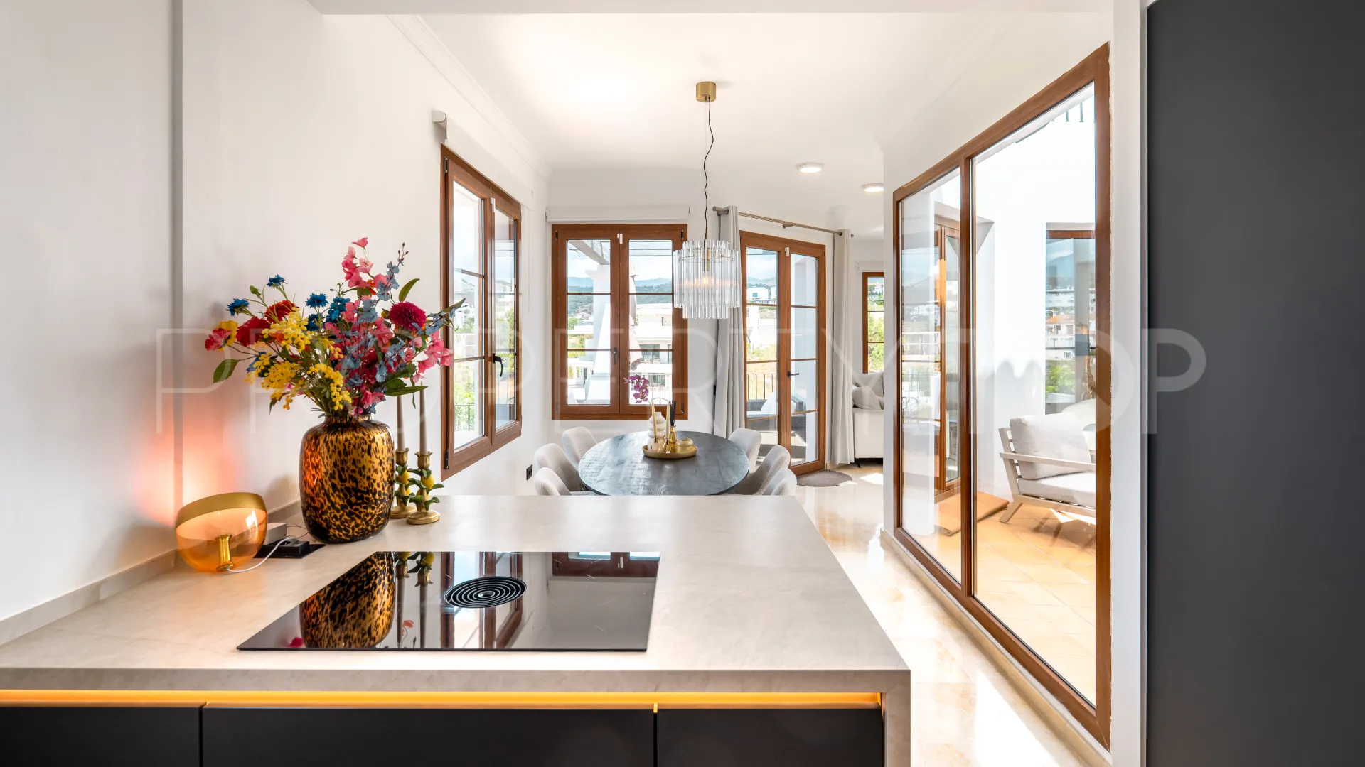 4 bedrooms villa for sale in Estepona