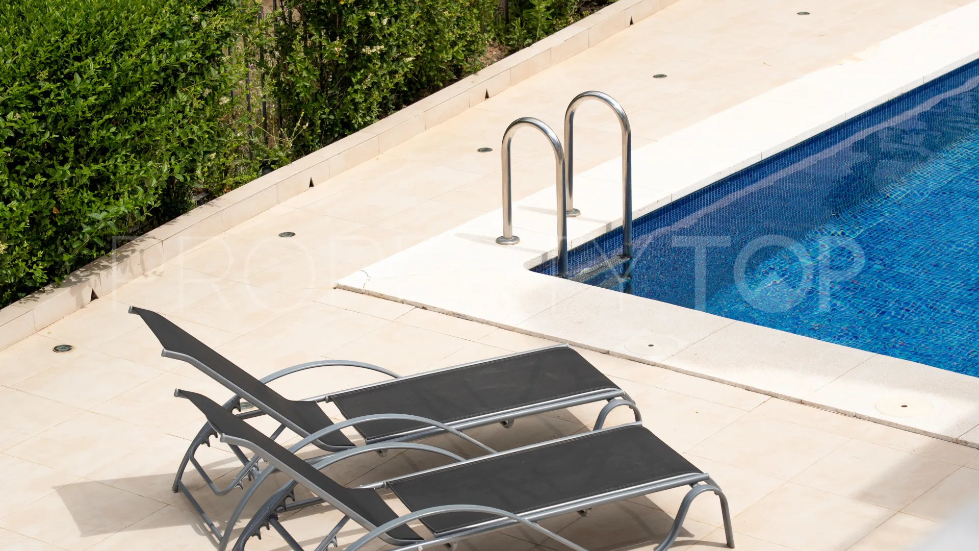 4 bedrooms villa for sale in Estepona