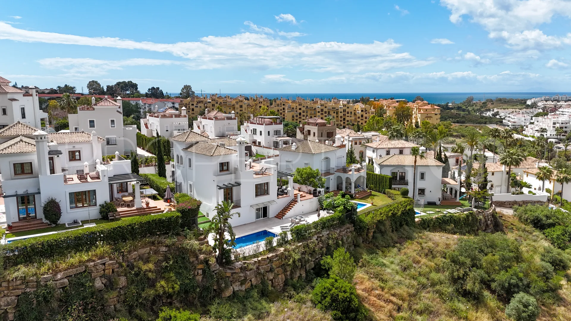 4 bedrooms villa for sale in Estepona