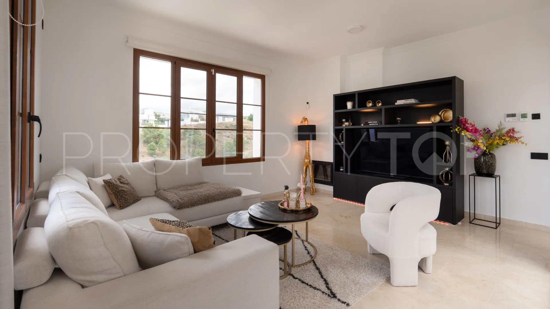 4 bedrooms villa for sale in Estepona