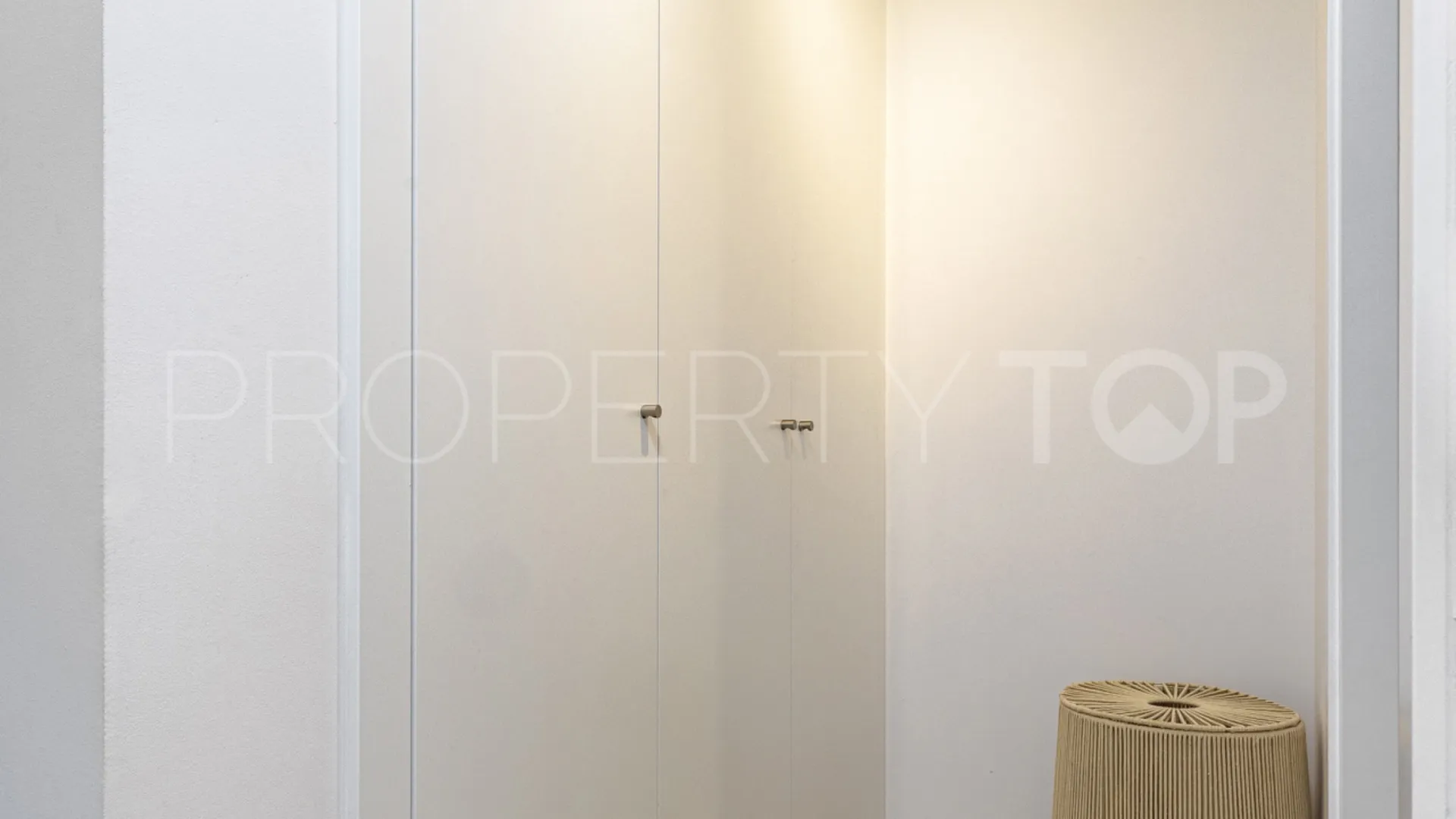 Apartment for sale in Estepona