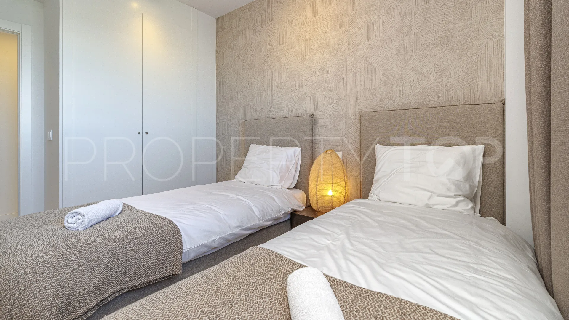Apartment for sale in Estepona