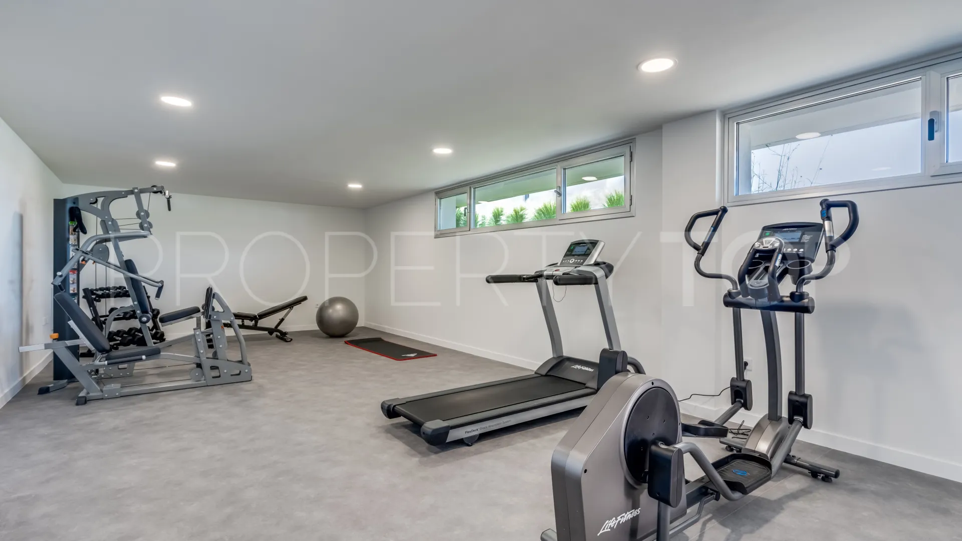 Estepona, apartamento de 2 dormitorios en venta