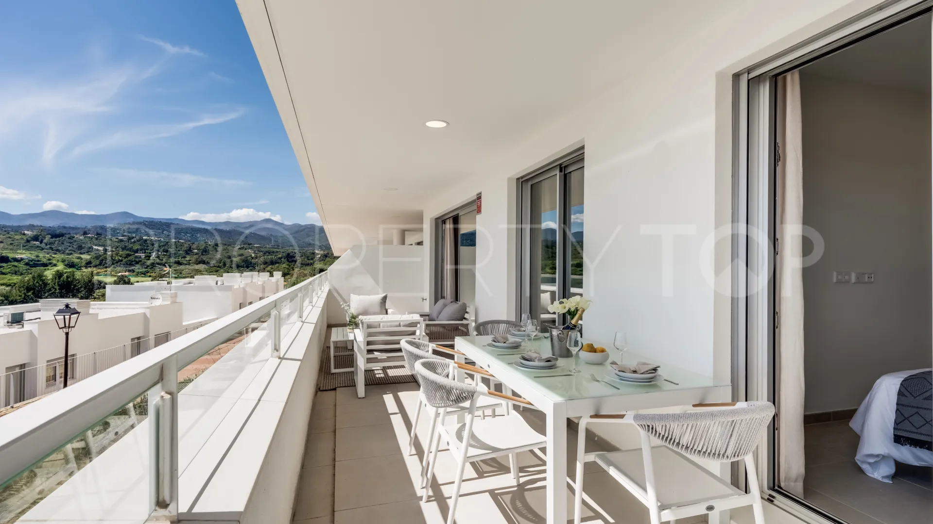 Estepona, apartamento de 2 dormitorios en venta