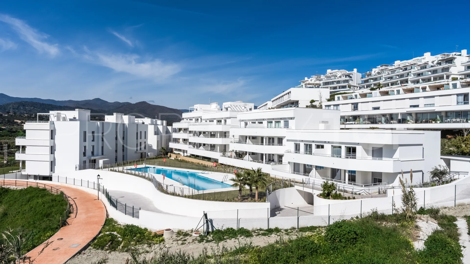 Estepona, apartamento de 2 dormitorios en venta