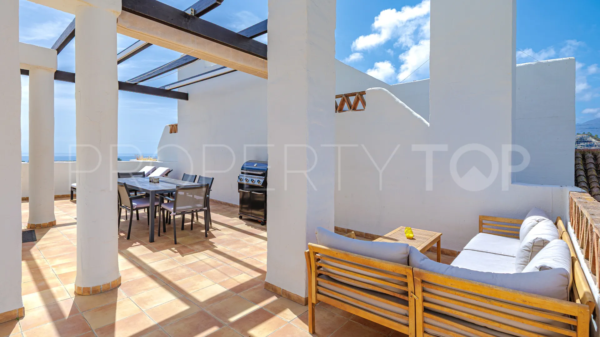 Atico duplex a la venta con 2 dormitorios en Estepona