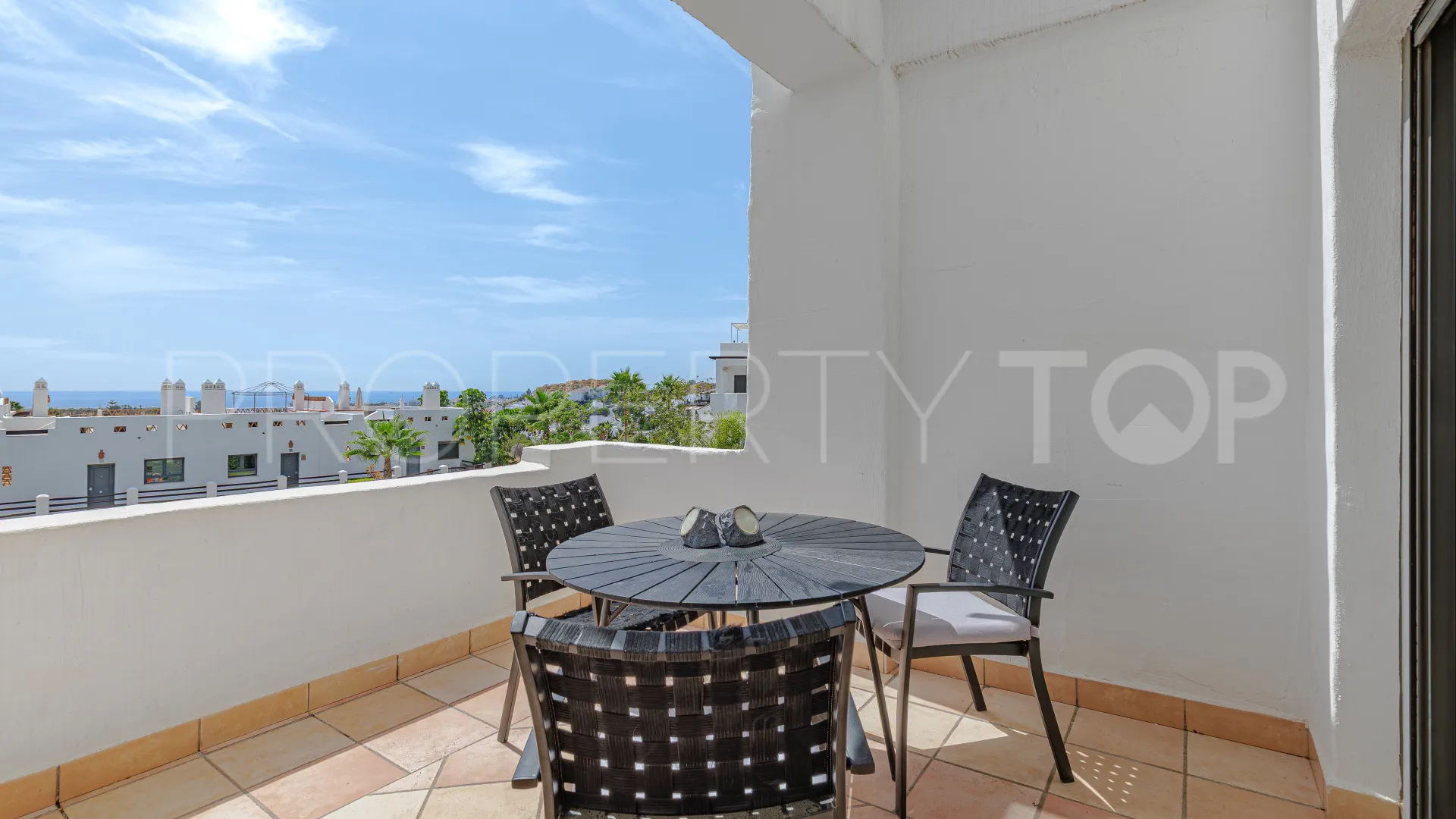 Atico duplex a la venta con 2 dormitorios en Estepona
