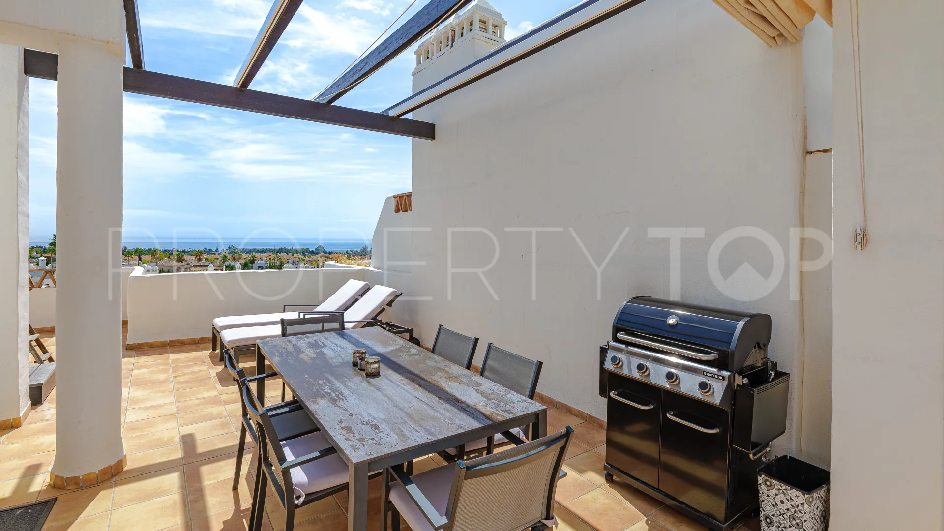 Atico duplex a la venta con 2 dormitorios en Estepona