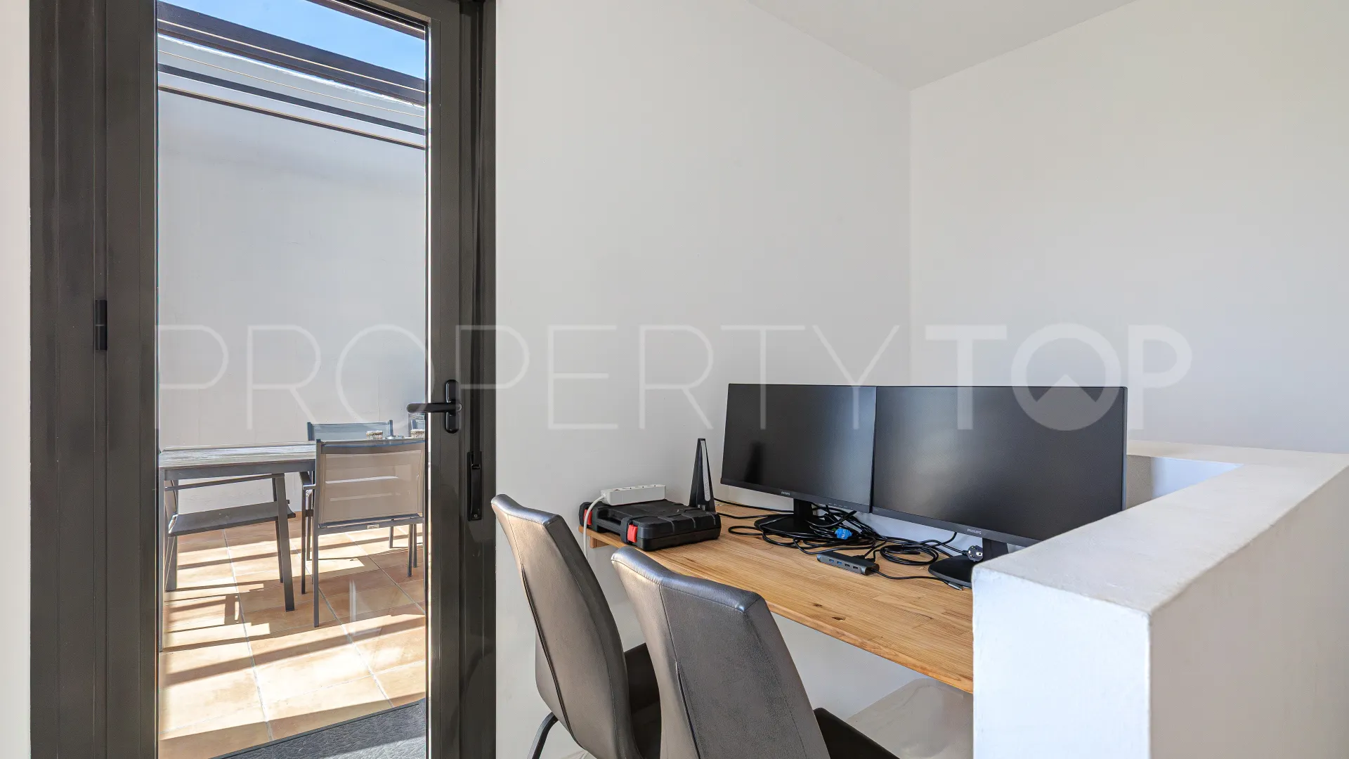 Atico duplex a la venta con 2 dormitorios en Estepona