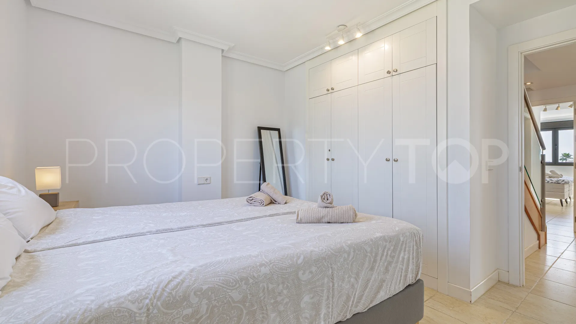 Atico duplex a la venta con 2 dormitorios en Estepona