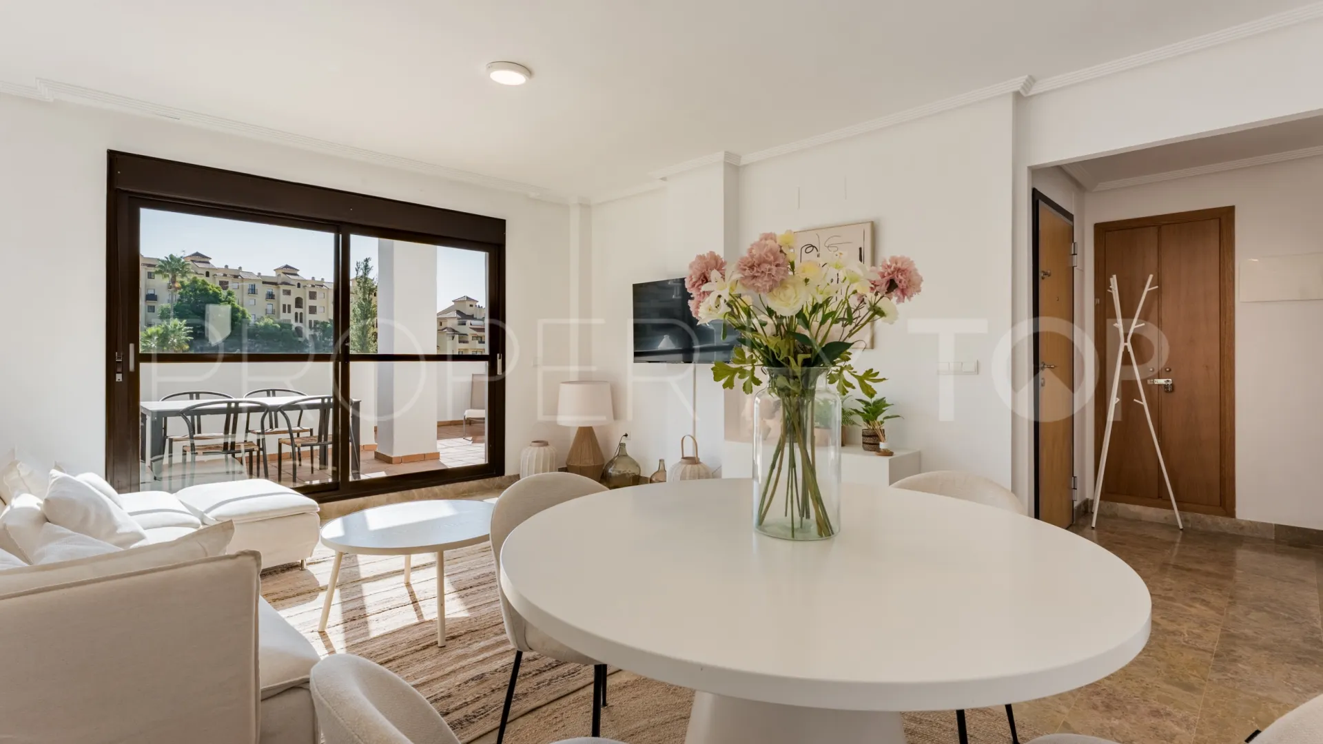 Estepona, atico duplex con 2 dormitorios en venta