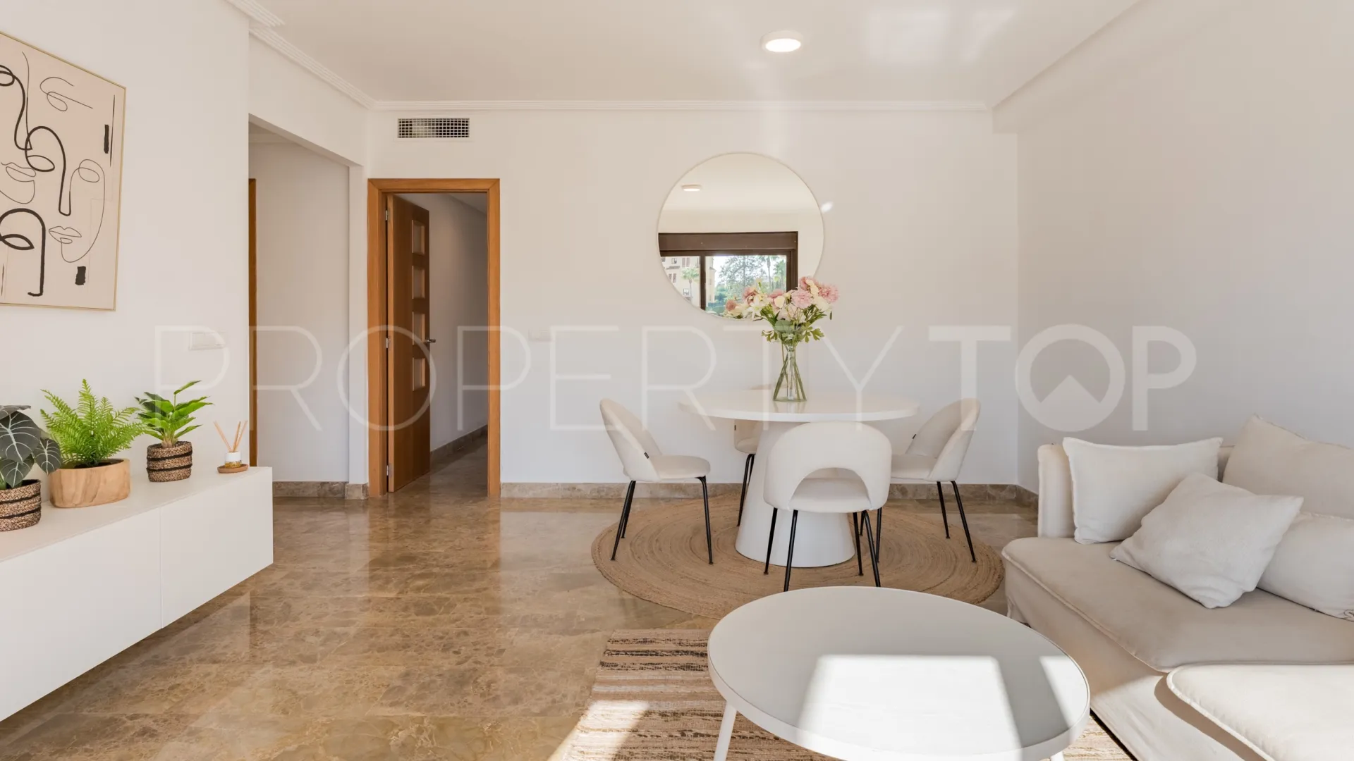 Estepona, atico duplex con 2 dormitorios en venta