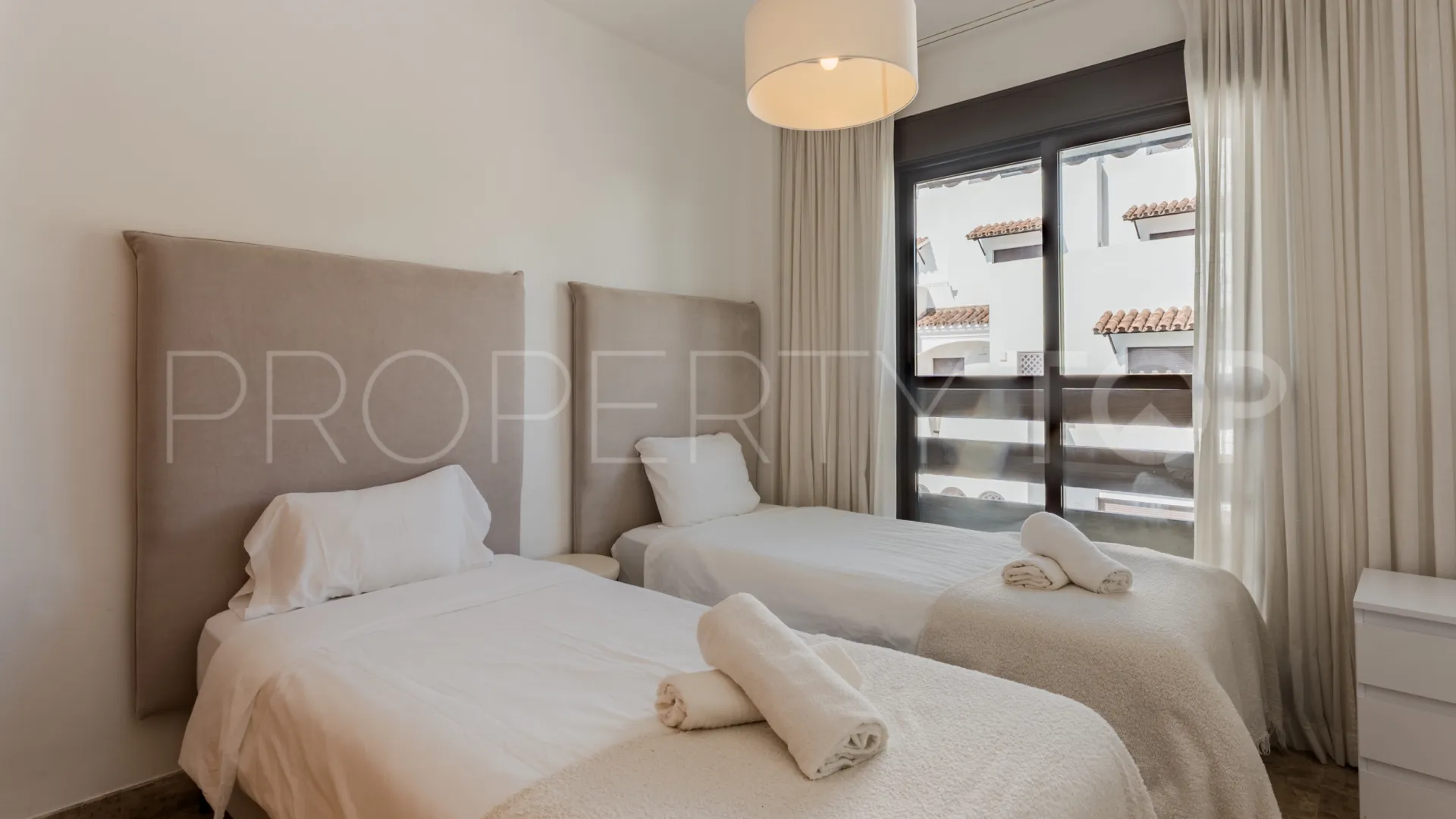 Estepona, atico duplex con 2 dormitorios en venta