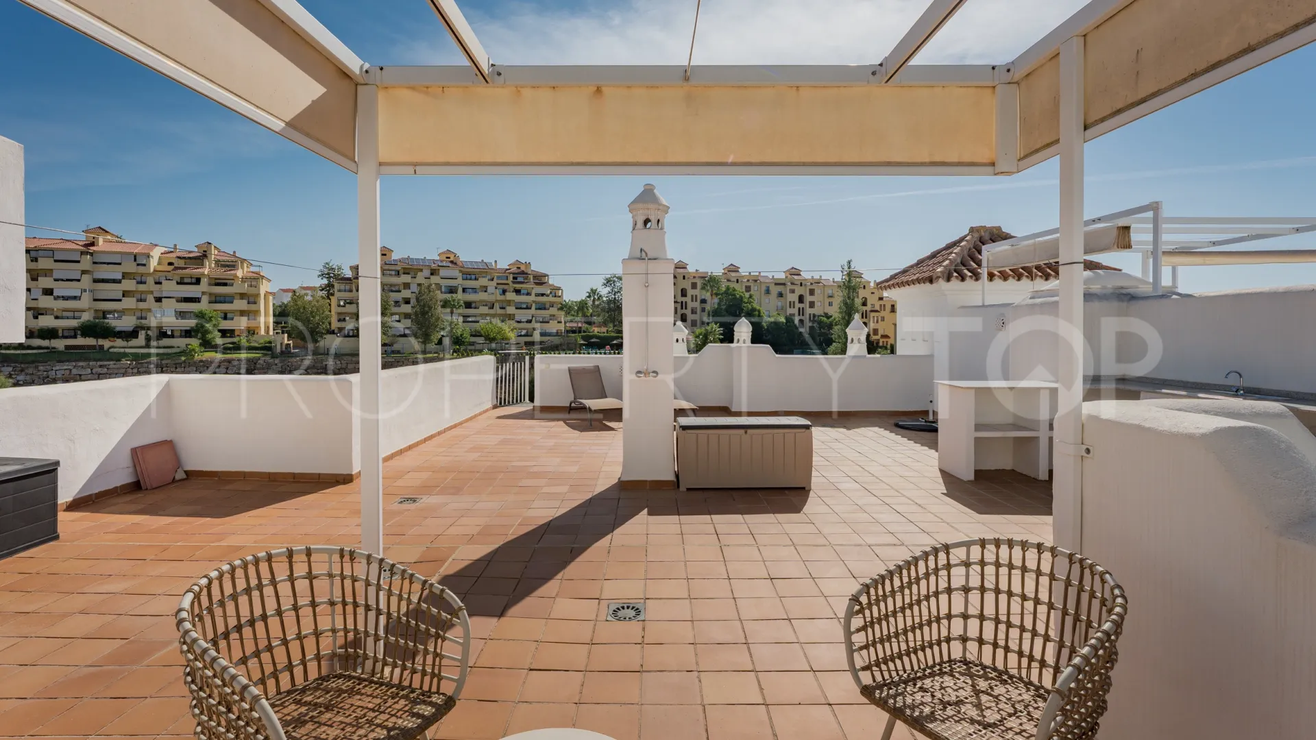Estepona, atico duplex con 2 dormitorios en venta