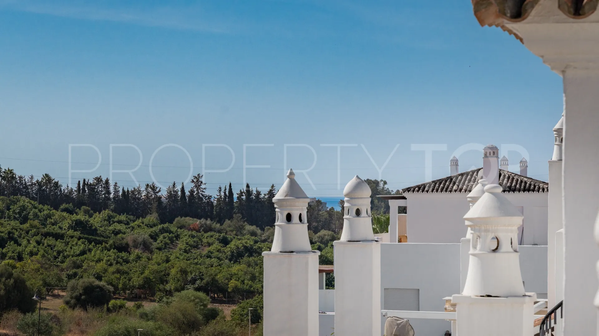 Estepona, atico duplex con 2 dormitorios en venta