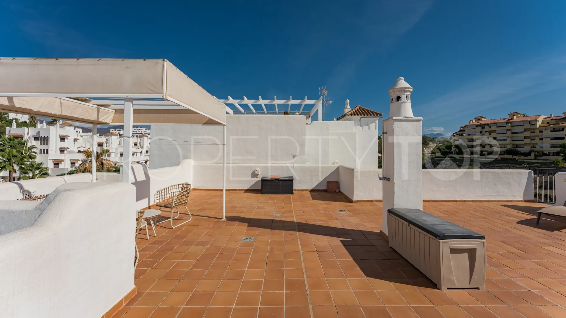 Estepona, atico duplex con 2 dormitorios en venta