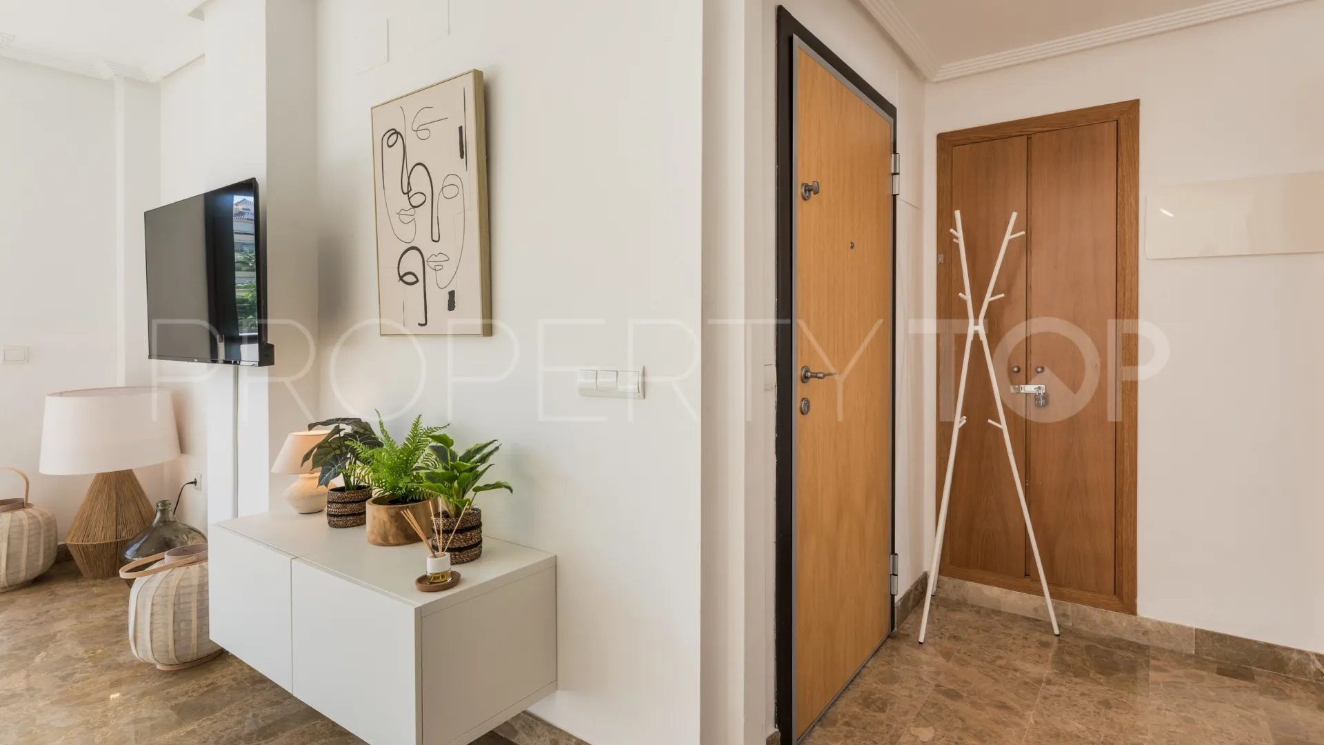 Estepona, atico duplex con 2 dormitorios en venta