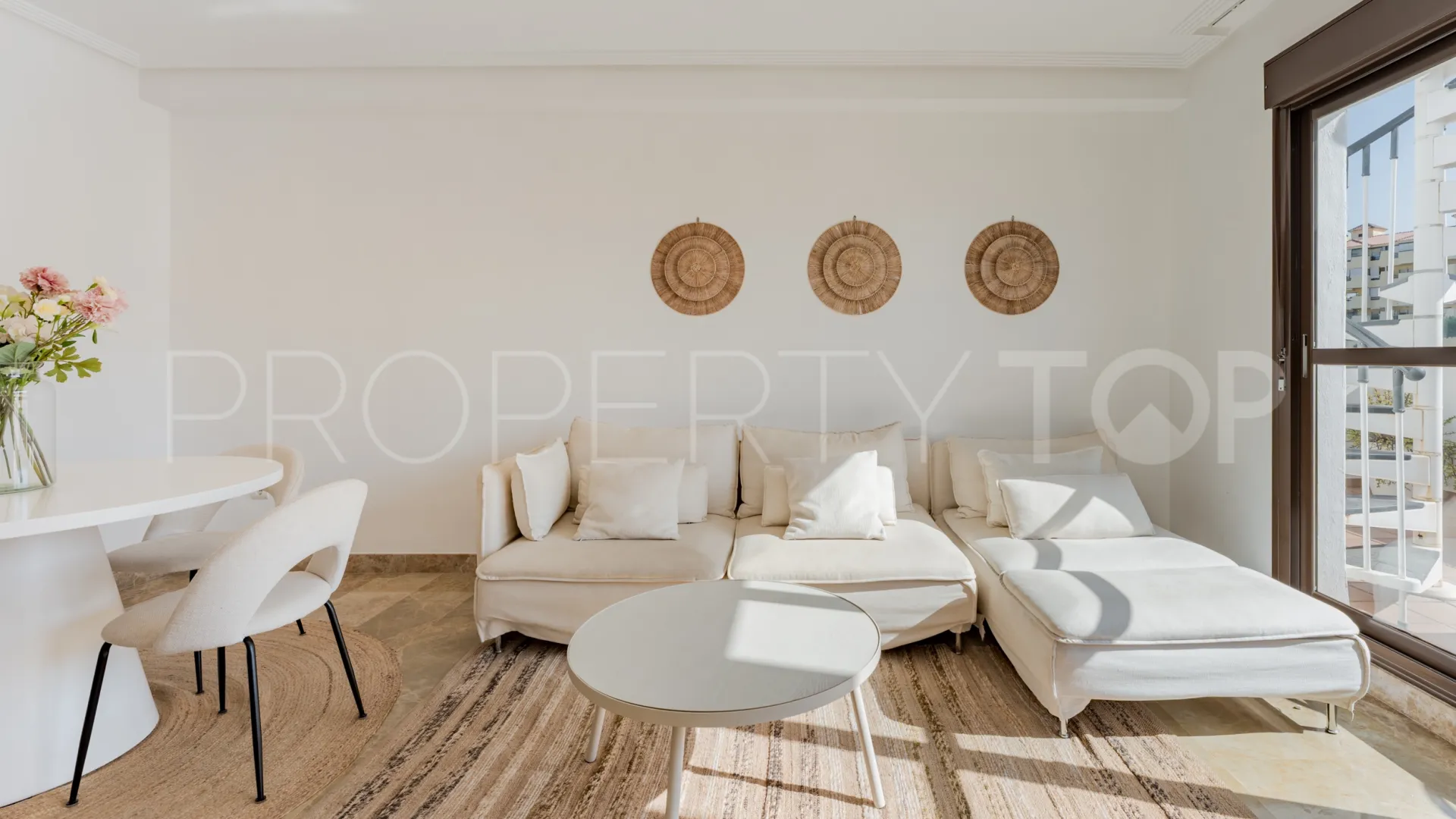 Estepona, atico duplex con 2 dormitorios en venta