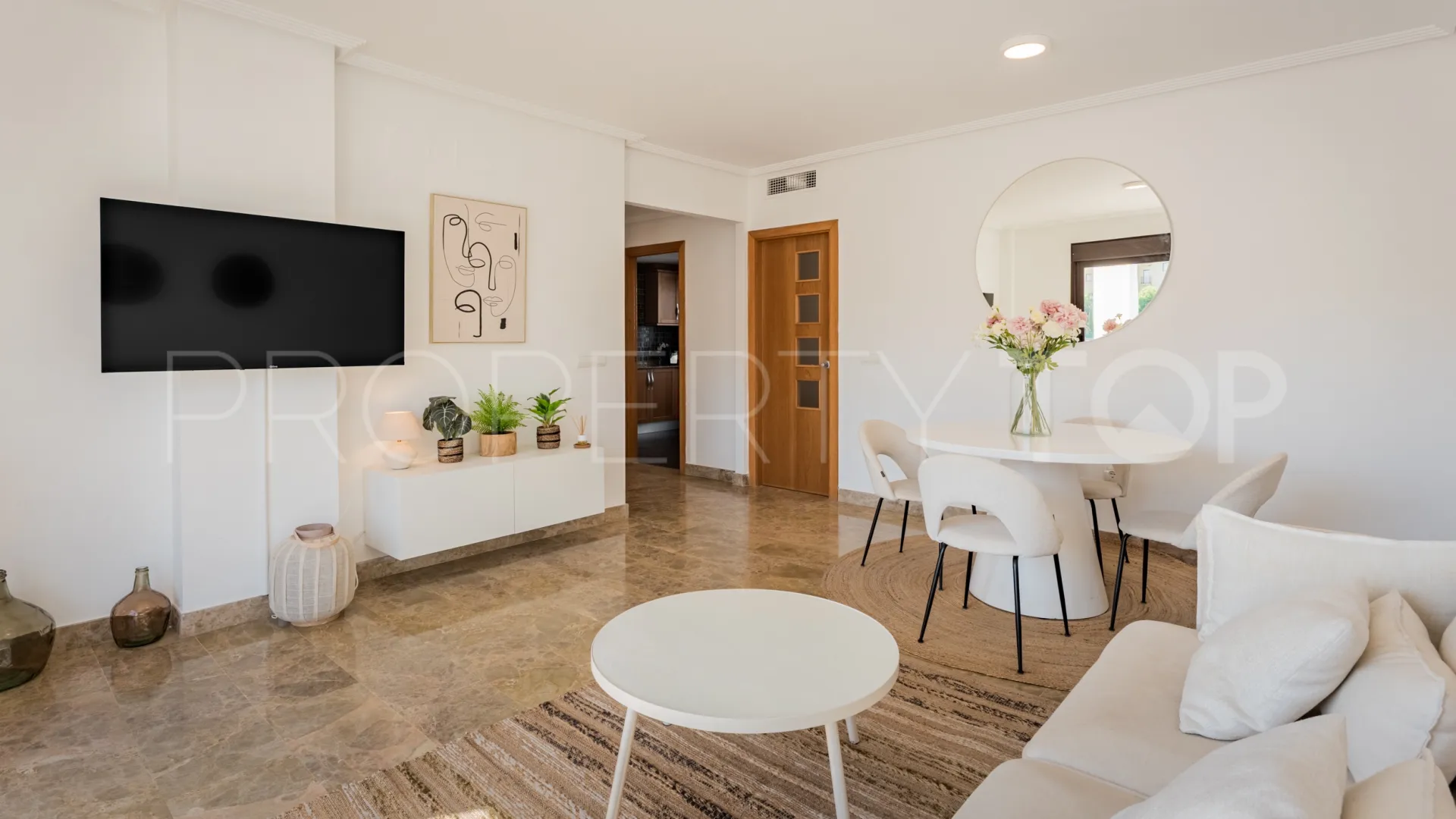 Estepona, atico duplex con 2 dormitorios en venta