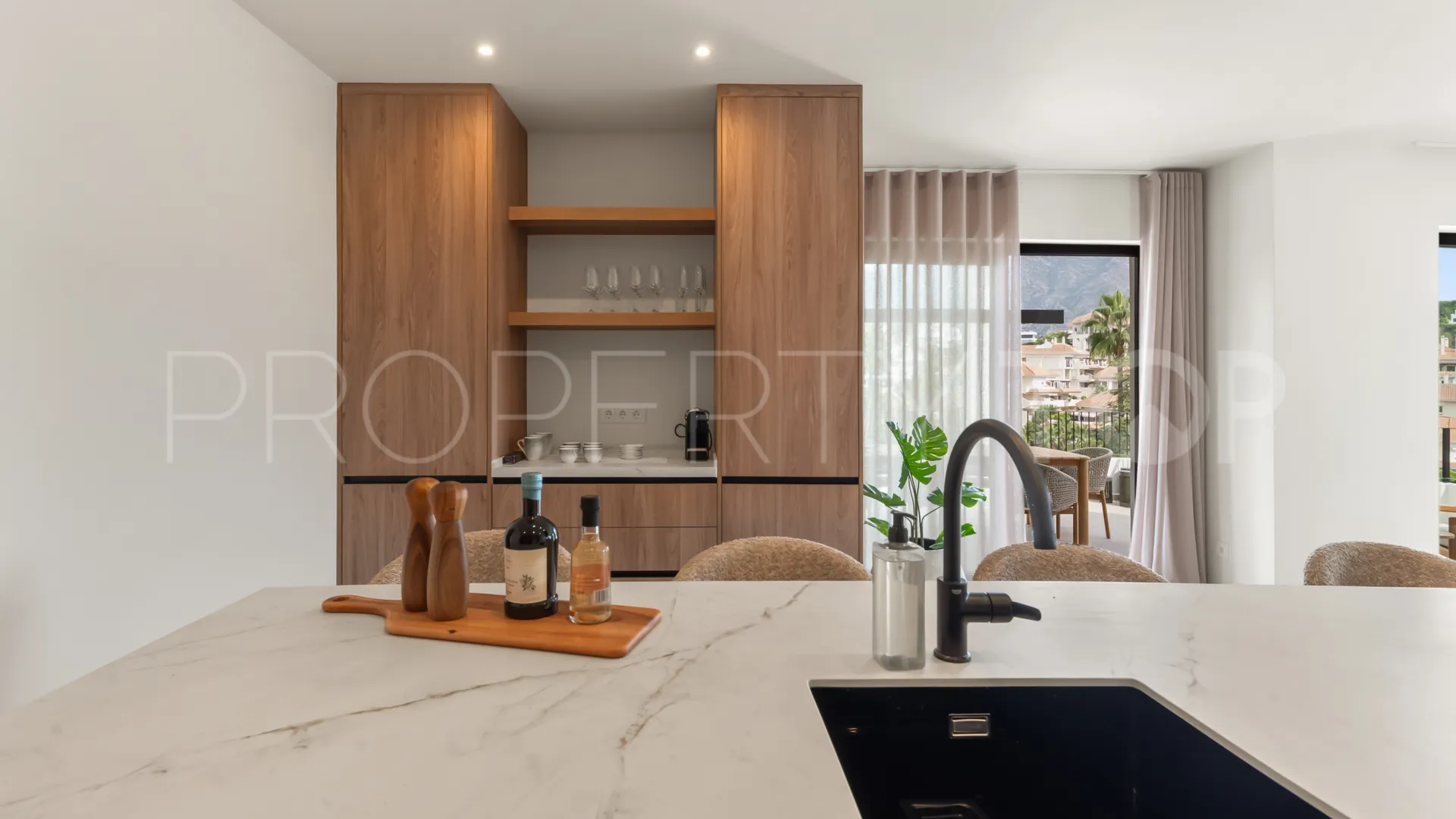 Los Naranjos Hill Club, villa con 4 dormitorios a la venta