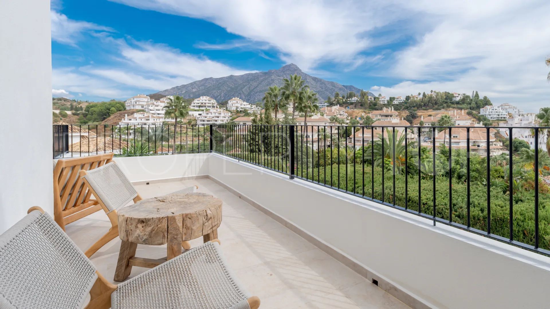 Los Naranjos Hill Club, villa con 4 dormitorios a la venta