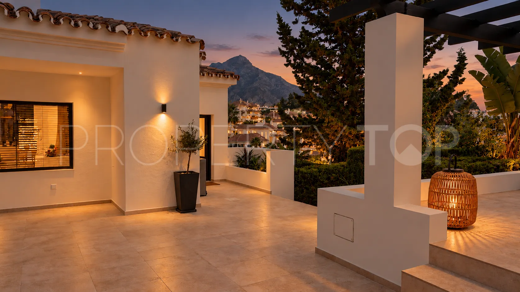 Los Naranjos Hill Club, villa con 4 dormitorios a la venta