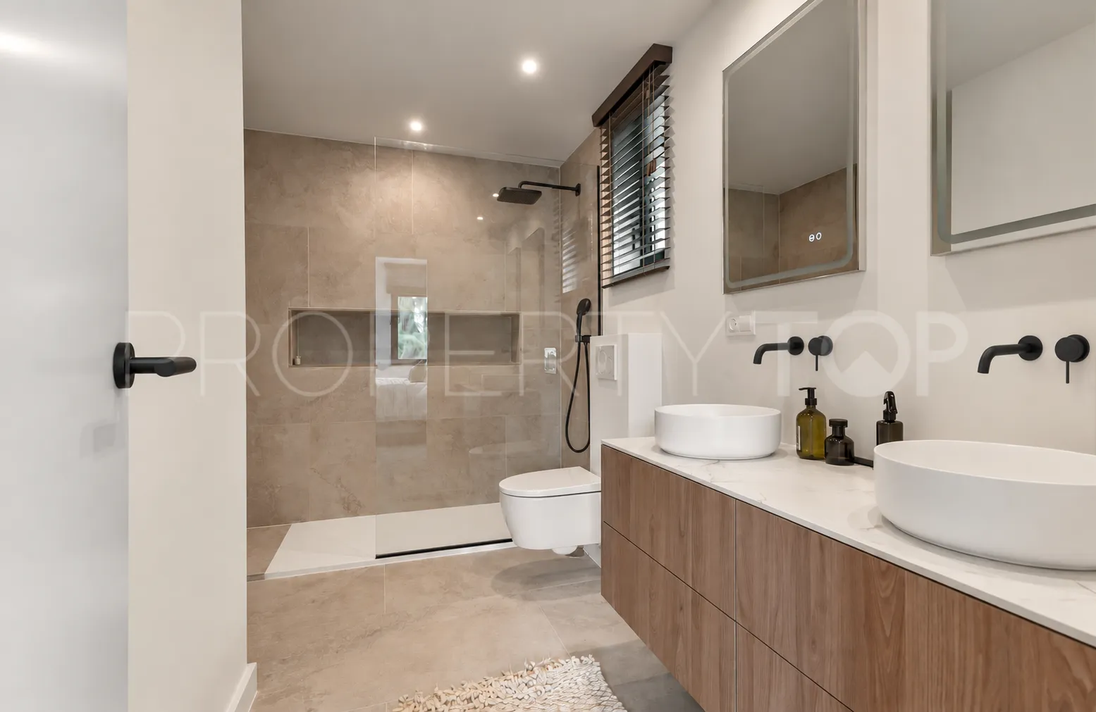 Los Naranjos Hill Club, villa con 4 dormitorios a la venta