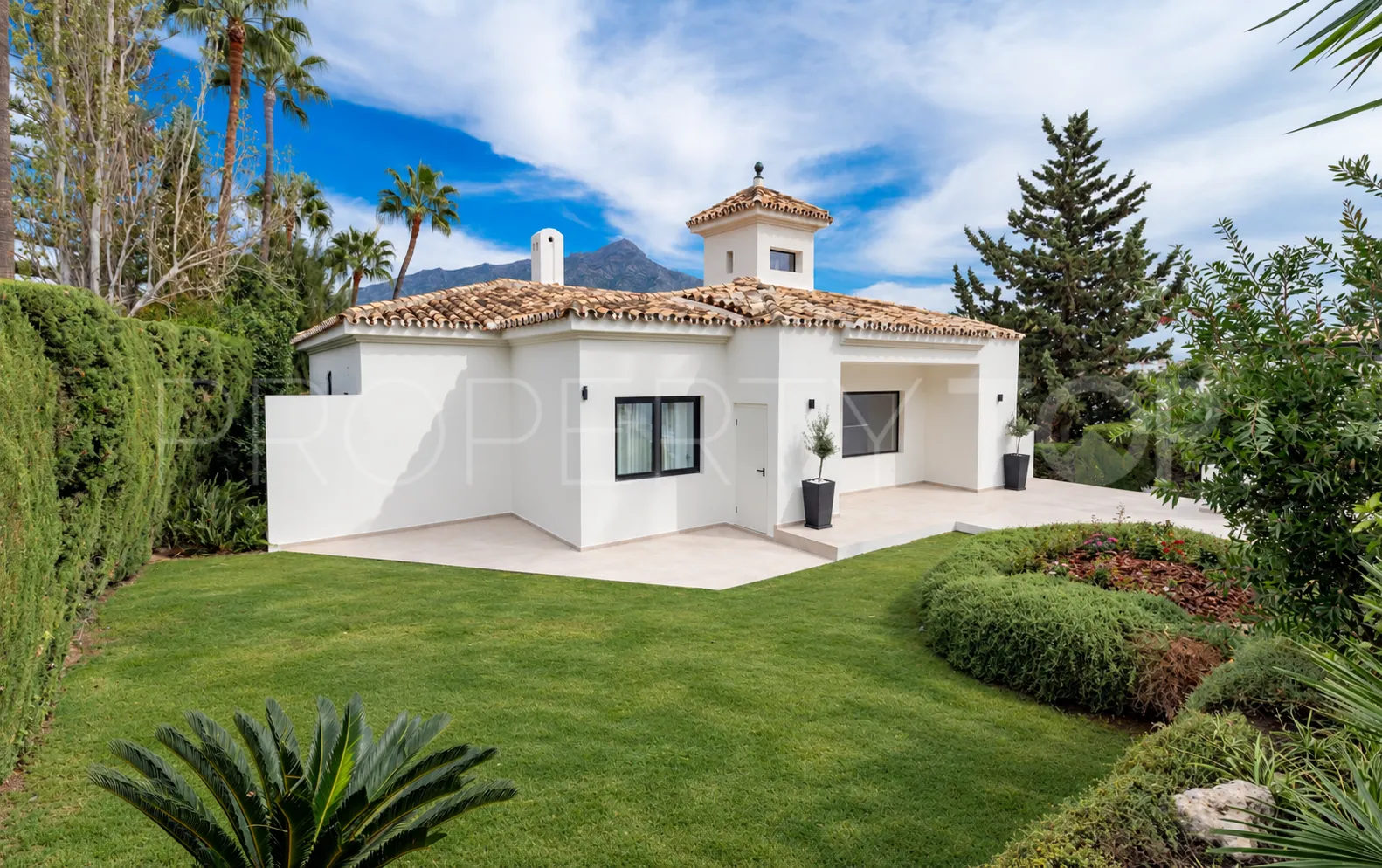 Los Naranjos Hill Club, villa con 4 dormitorios a la venta