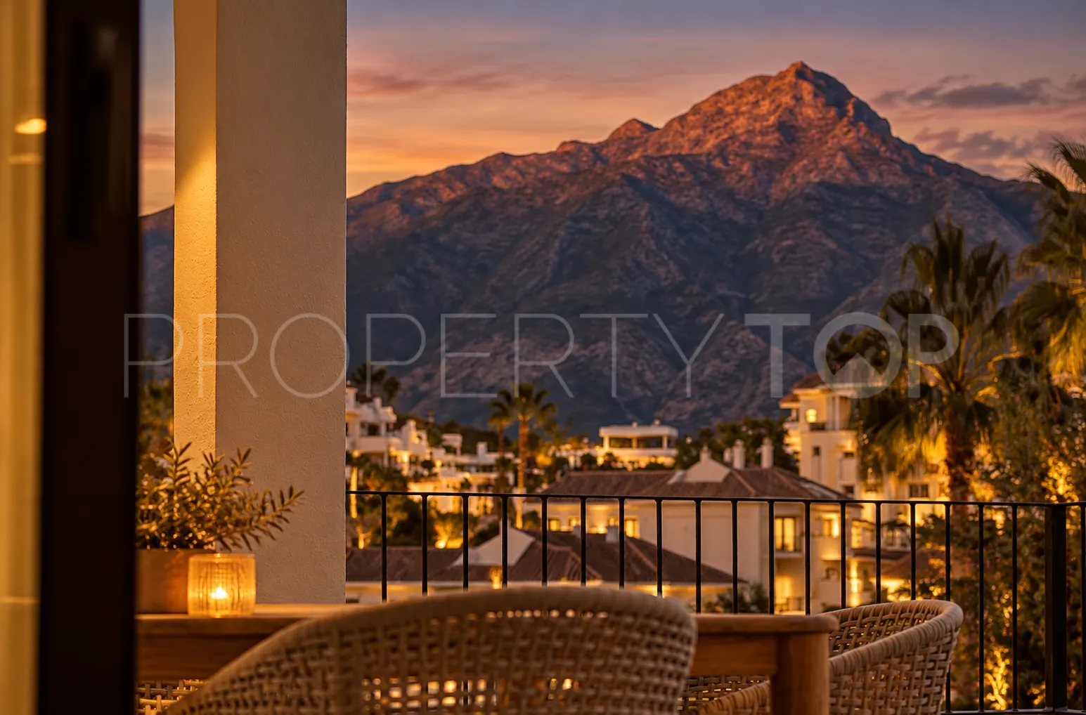 Los Naranjos Hill Club, villa con 4 dormitorios a la venta