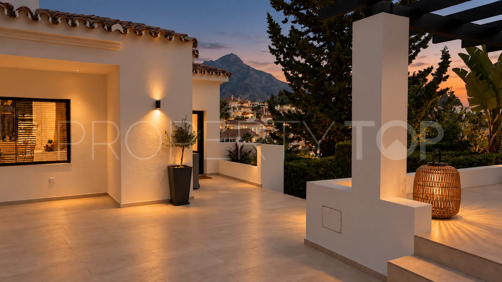 Los Naranjos Hill Club, villa con 4 dormitorios a la venta