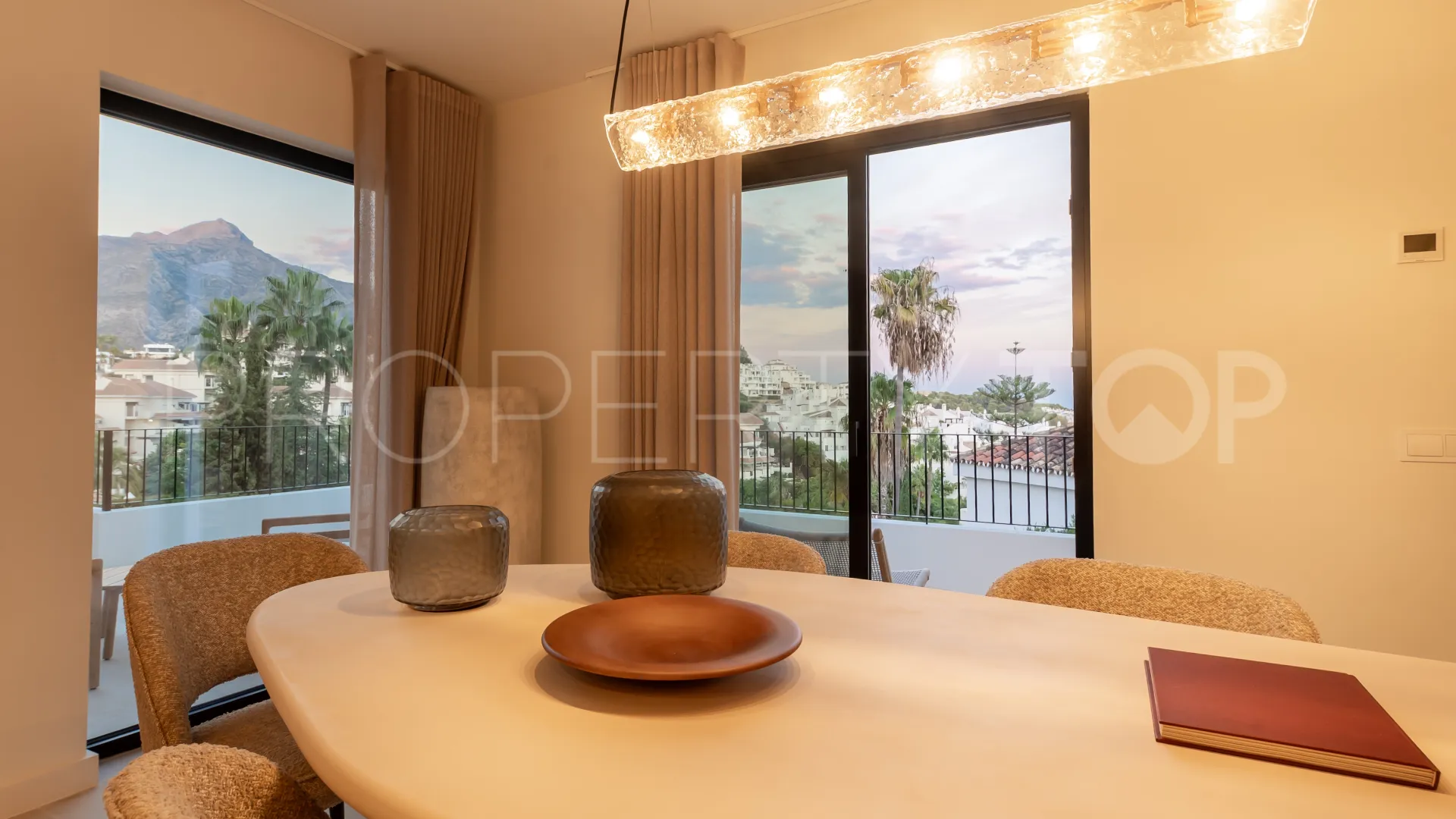 Los Naranjos Hill Club, villa con 4 dormitorios a la venta