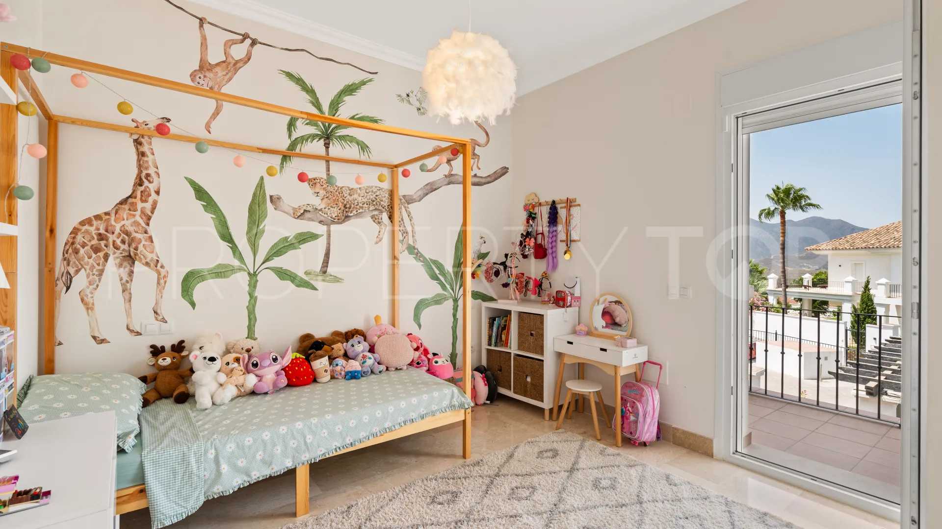 Villa for sale in Marbella East