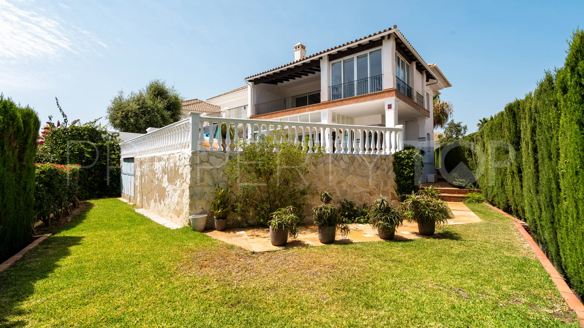 Villa for sale in Marbella East