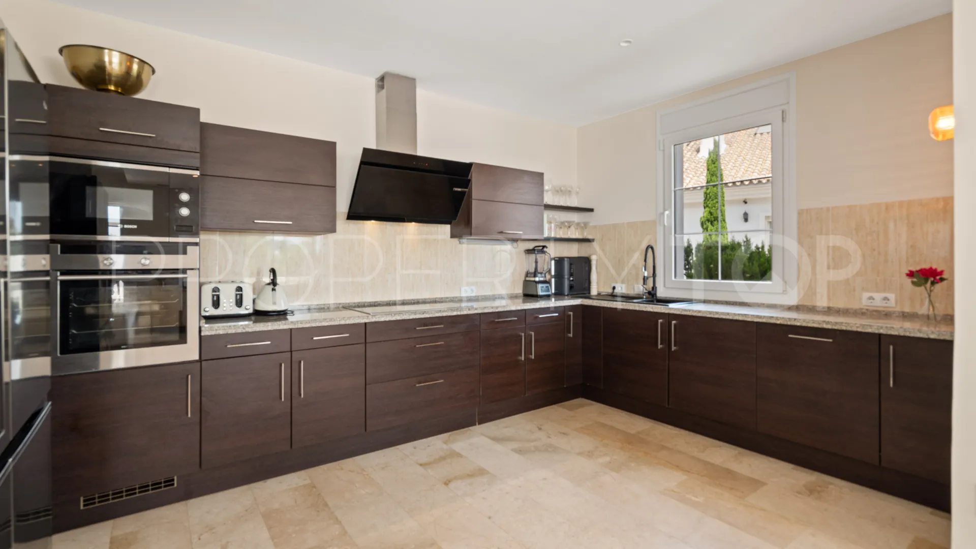 Villa for sale in Marbella East