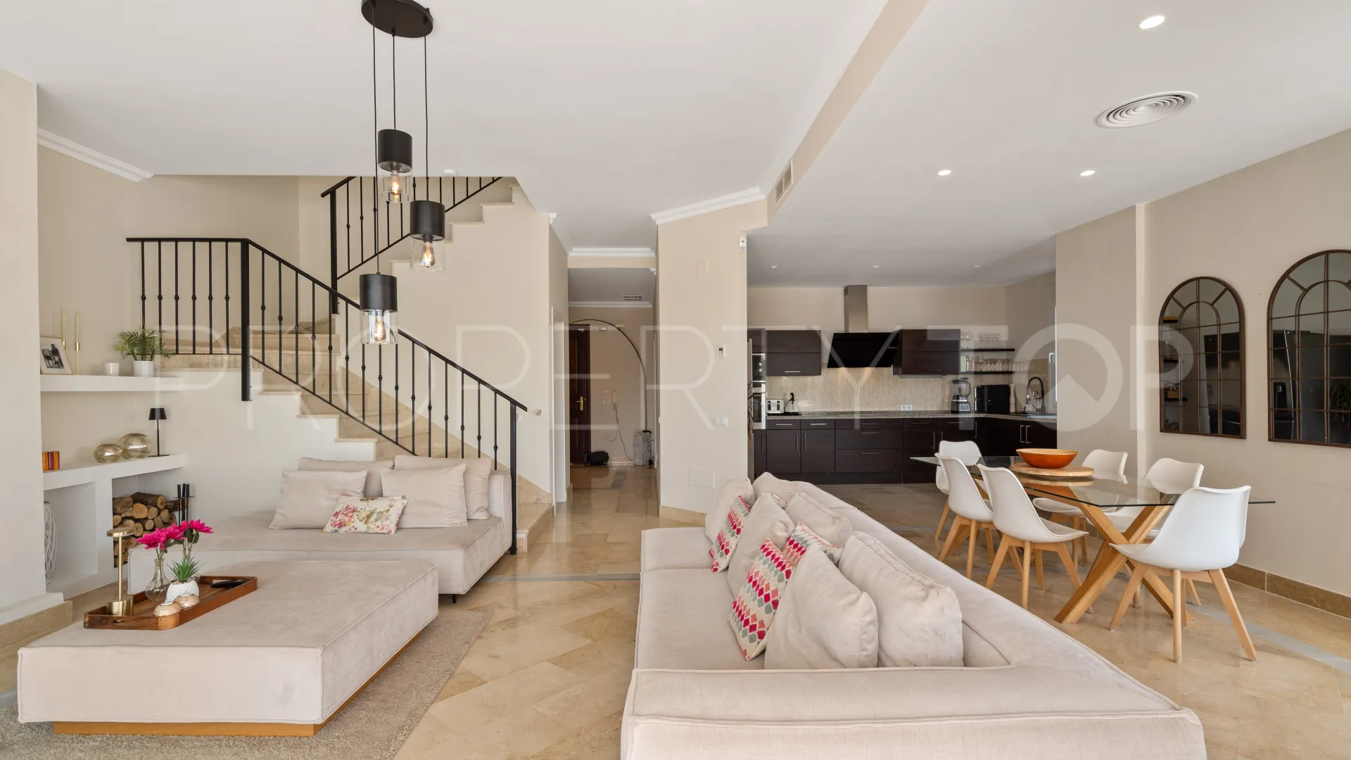 Villa for sale in Marbella East