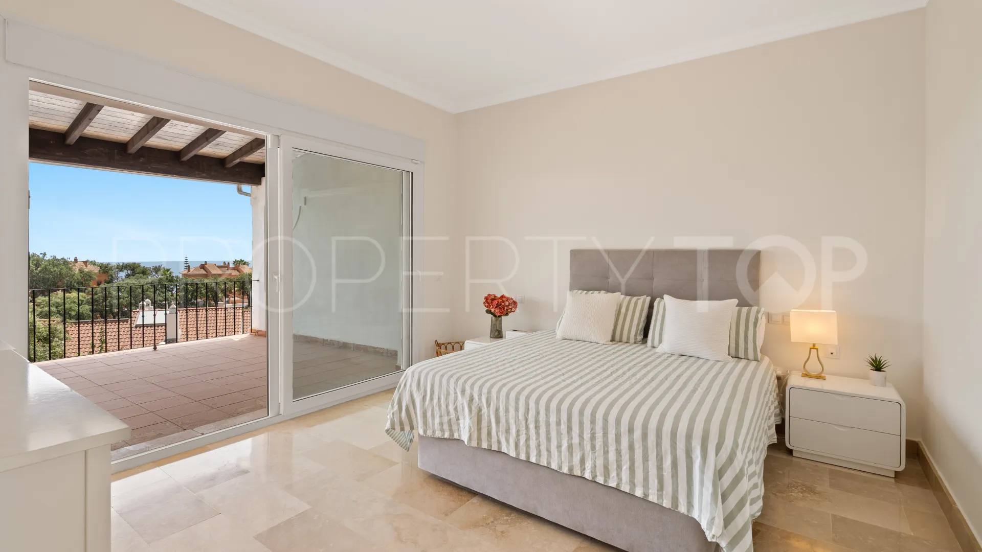 Villa for sale in Marbella East